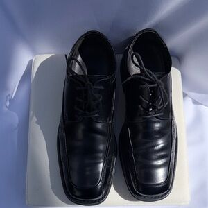 Florsheim Black Leather Oxfords